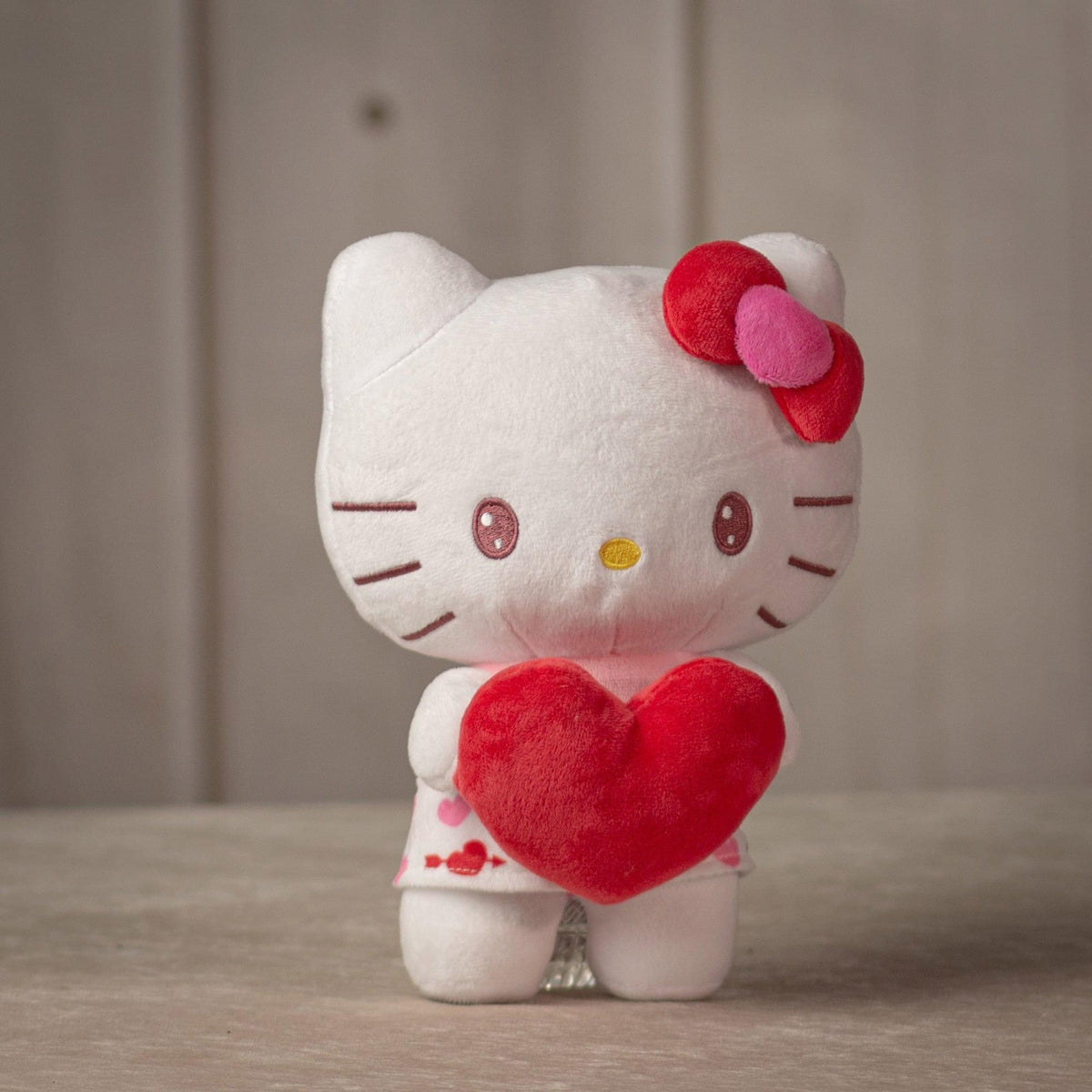 Sanrio Hello Kitty Holding Heart 9.5 Inch Plush