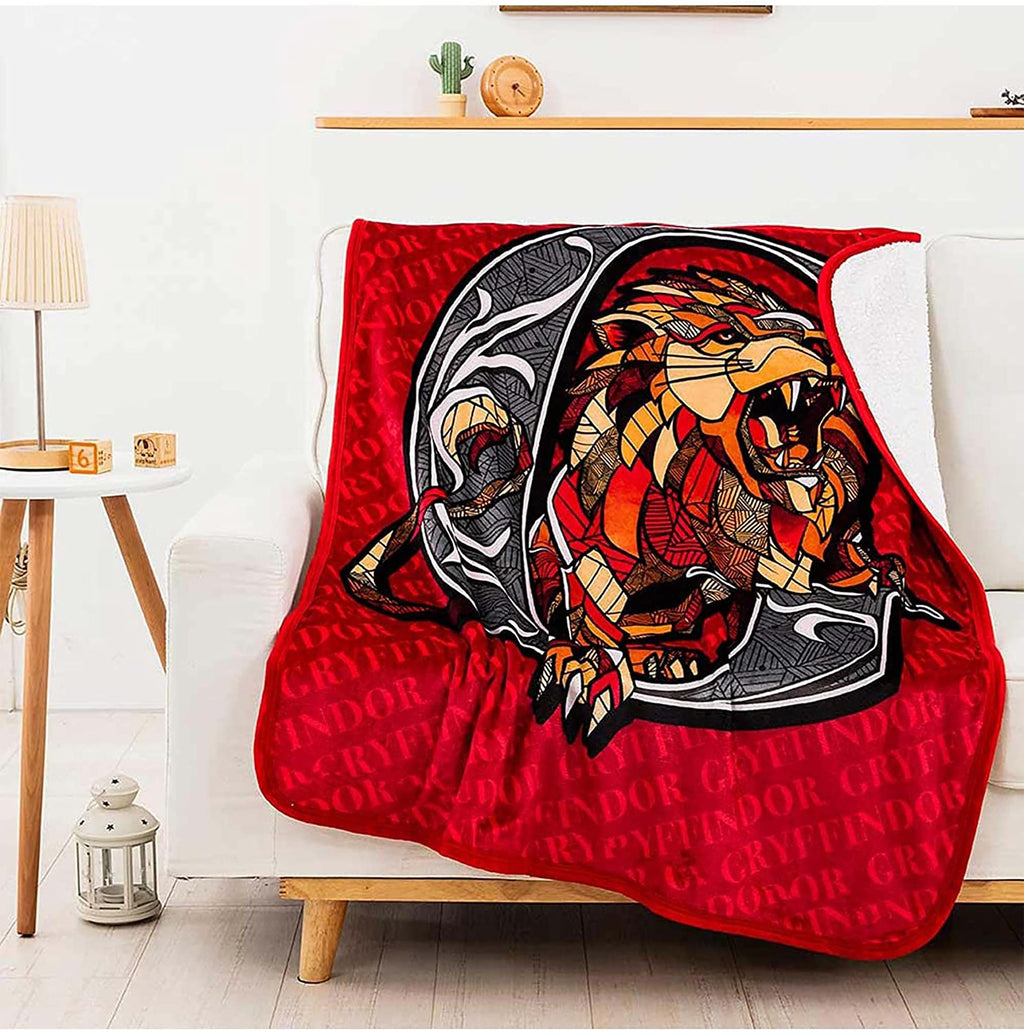 Harry Potter Roar For Gryffindor 40 x 50 Inch Silk Touch Sherpa Throw Blanket