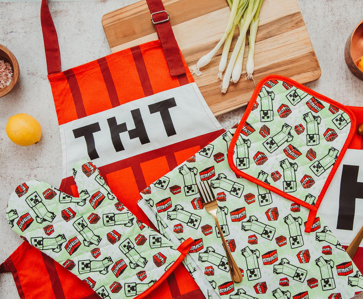 Minecraft Red TNT Kitchen Set | Apron, Oven Mitt, Dish Towels, Pot Holder