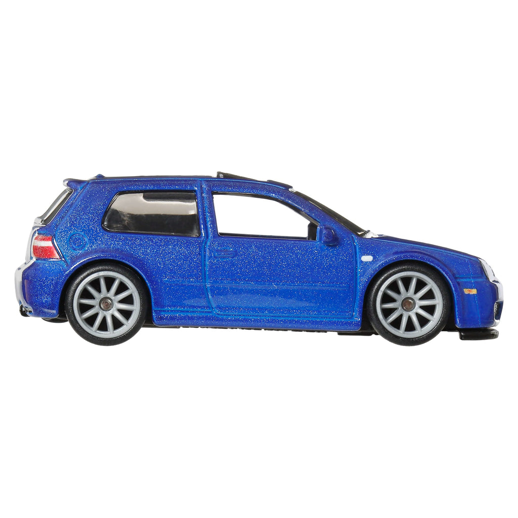 Hot Wheels Premium Car Culture 2-Pack 2004 Volkswagen Gold R32 & Volkswagen Golf MK7